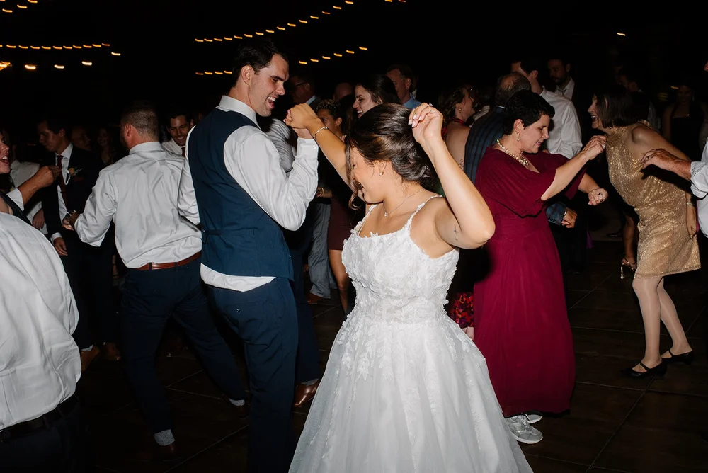 Walnut Grove wedding bride and groom dancing