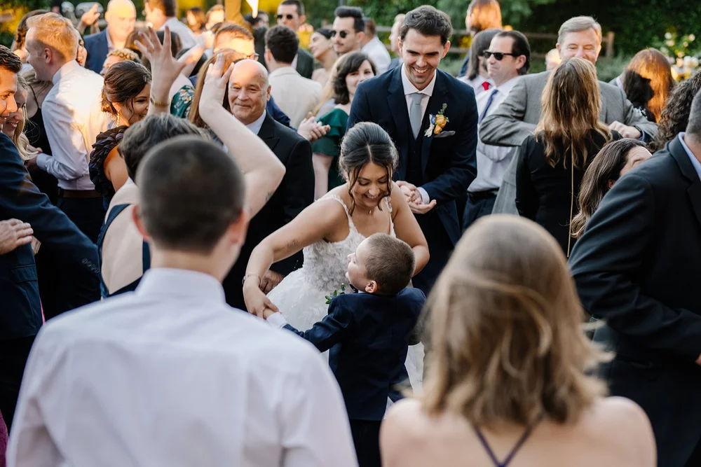 Walnut Grove wedding dancing before dinner