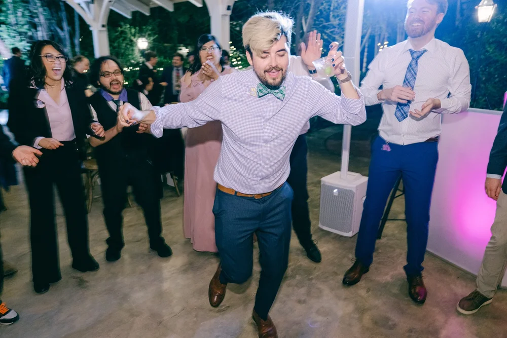 eden-gardens-wedding-dancing