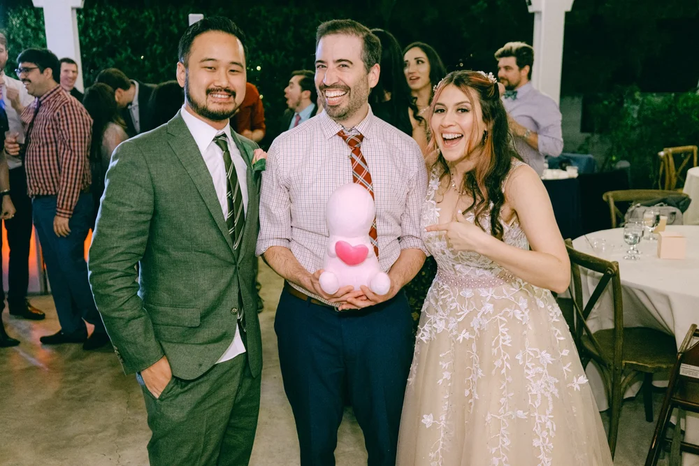 eden-gardens-wedding-bouquet-toss-1